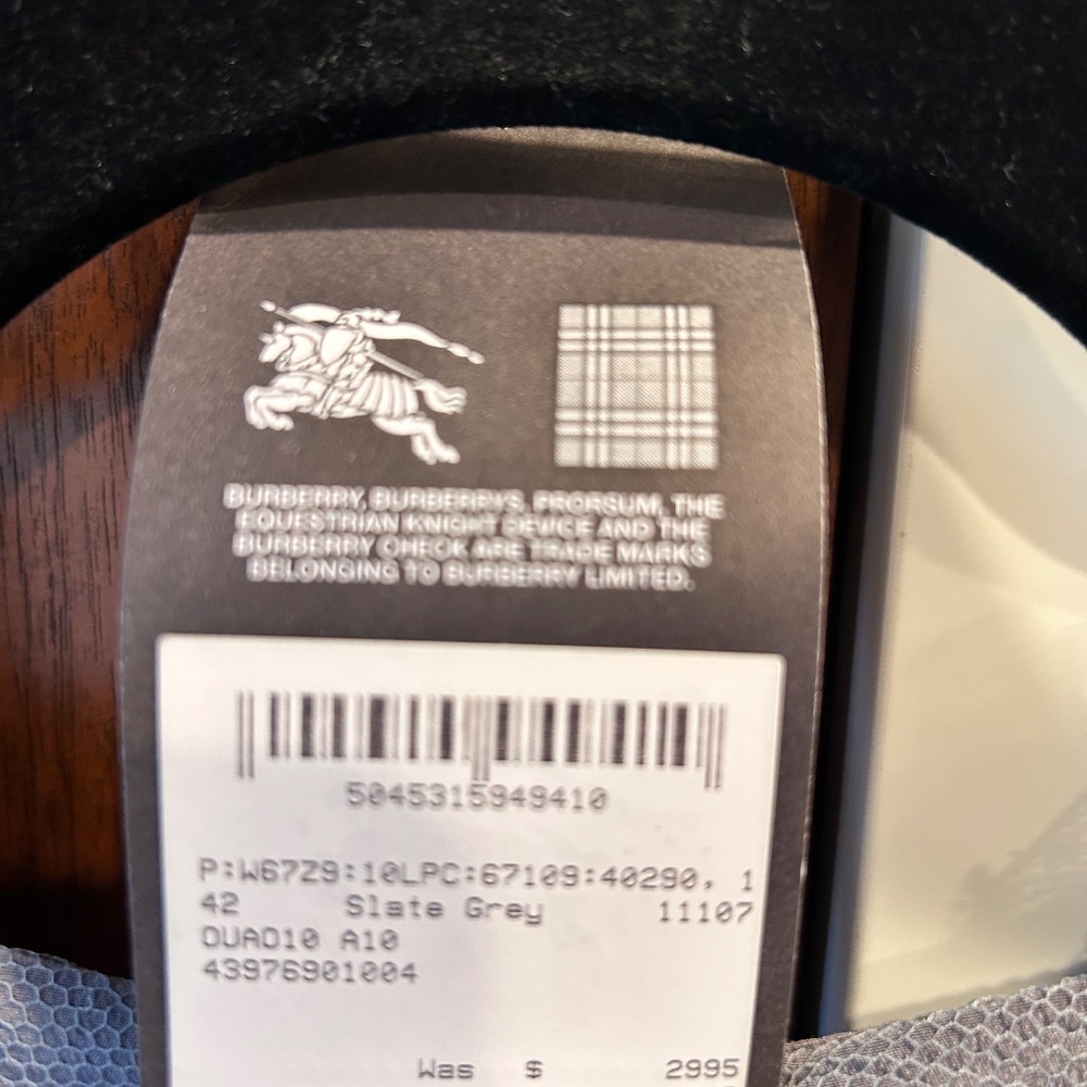 Burberry - Picture 4 of 5